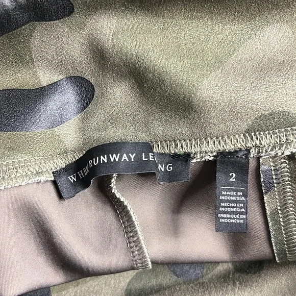 WHITE HOUSE BLACK MARKET Green Camo Runway Legging 2 - Picture 7 of 8